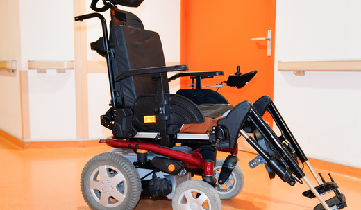 Best Power Wheelchair for Outdoor Use: Top Choices for Durability and Performance
