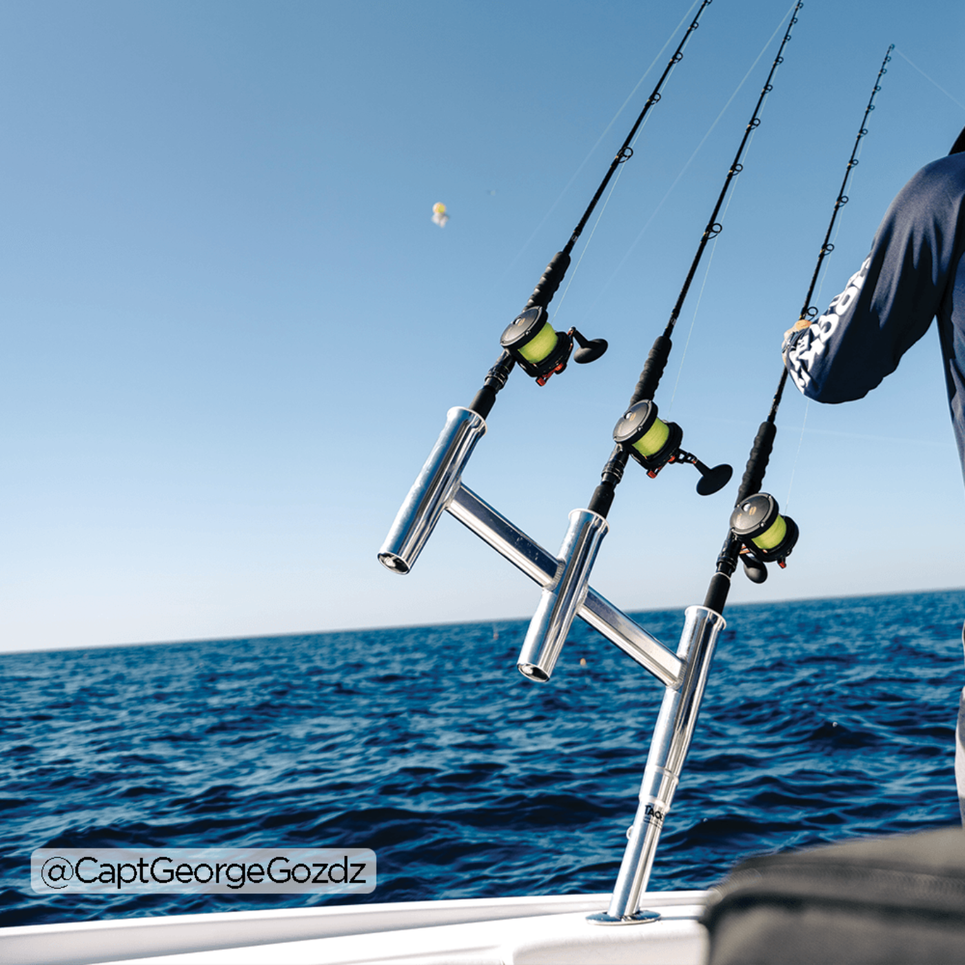 TACO Marine Deluxe Trident Rod Holder Offset - F31-0781