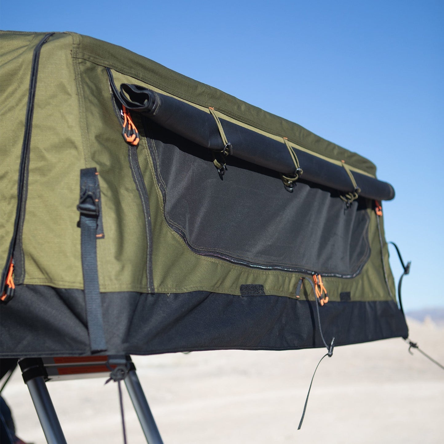 23ZERO Walkabout 72" 2.0 4-Person Roof Top Tent - 230WA7220