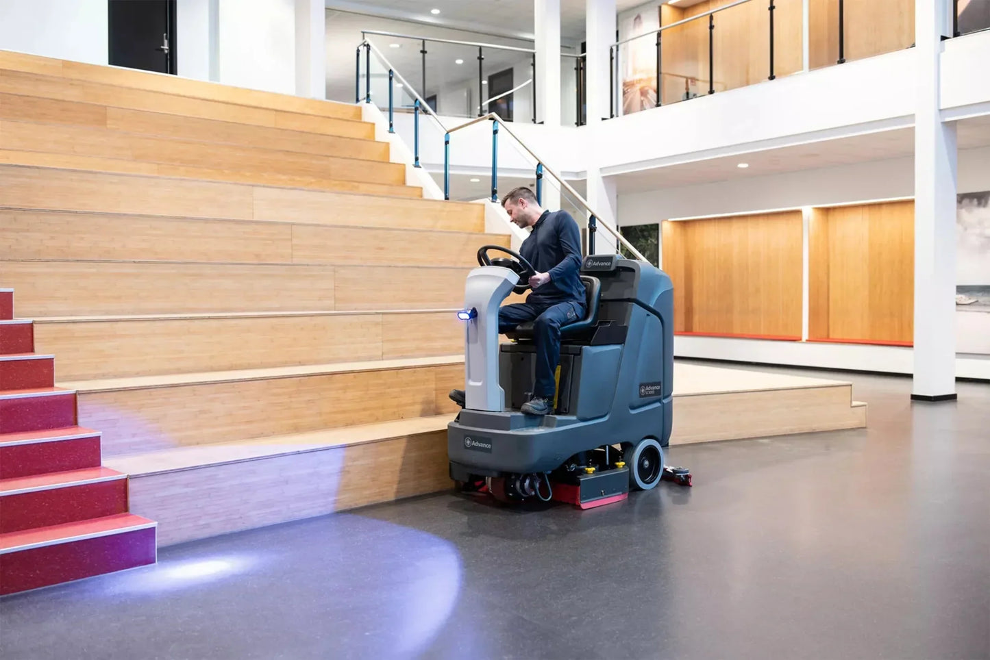 Advance SC4000 Ride-On Floor Scrubber, 28"/32" Battery – 56120011