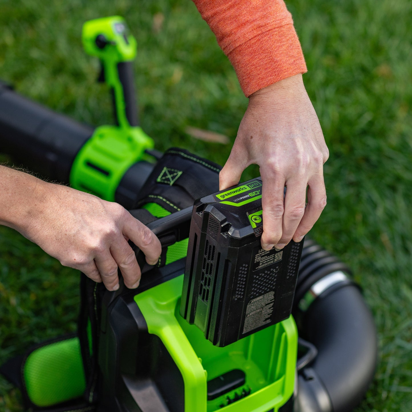 Greenworks 80V 800 CFM Cordless Battery Backpack Blower and Leaf Tarp w/ 4.0Ah Battery & Rapid Charger - 2436002