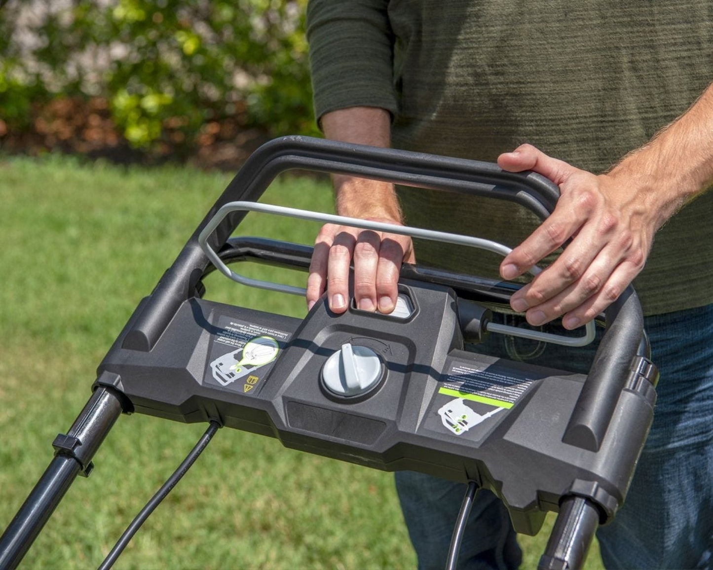 Greenworks 40V 21" Cordless Battery Self-Propelled Lawn Mower w/ (2) 4.0Ah USB Batteries & Charger - 2525202