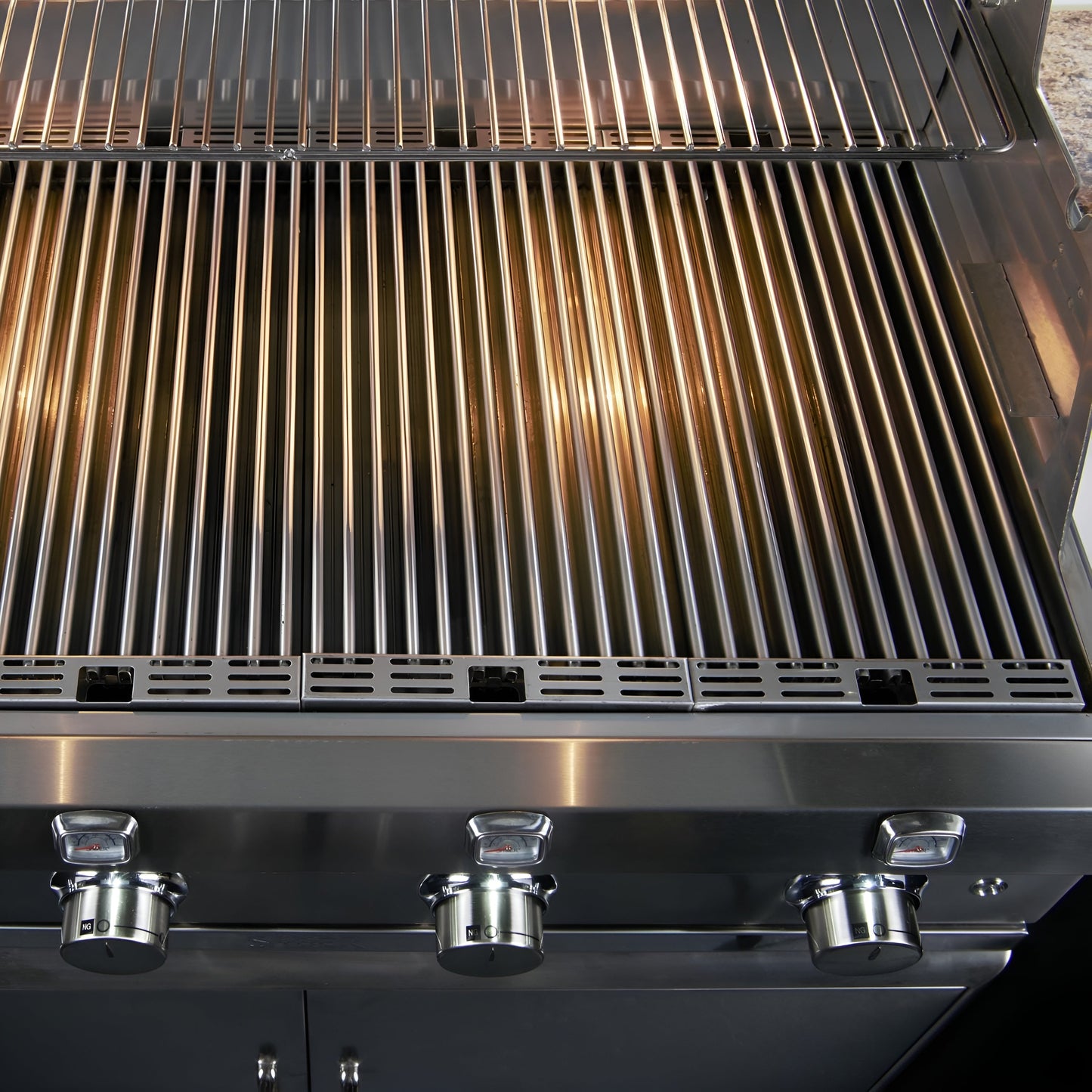 Saber Grills Elite 3-Burner Built-In Grill (NG) - R50SB1517