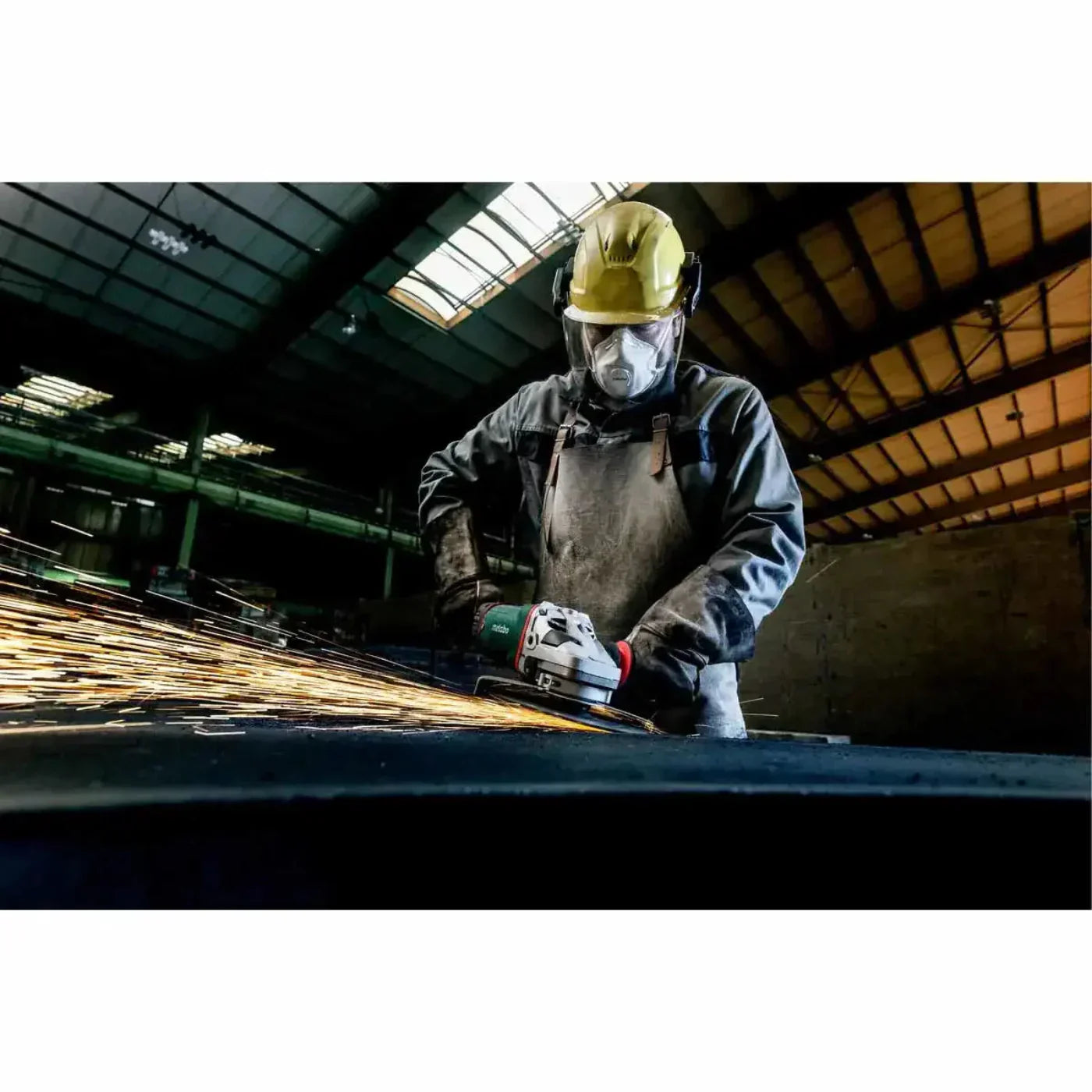 Metabo 7" Angle Grinder with Dust Control Shroud - US606467800