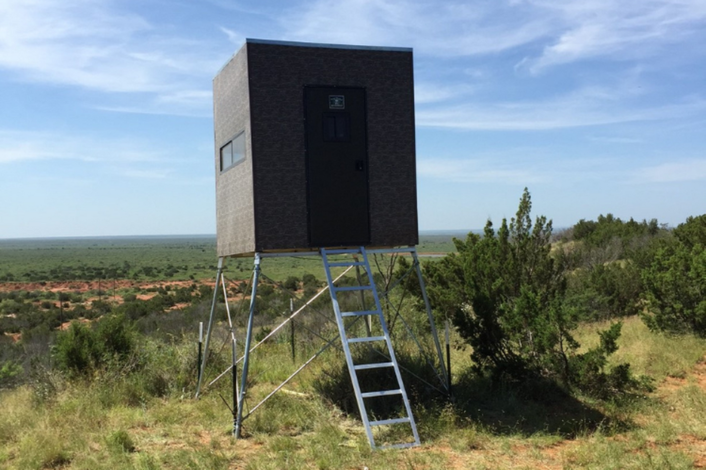 Big Dogg Deer Blinds Aluminum and Insulated Deer Blinds 4' X 6' Elevated with 5' Base, Stairs, Porch & Railings Big Dogg - BD4X65BSPR