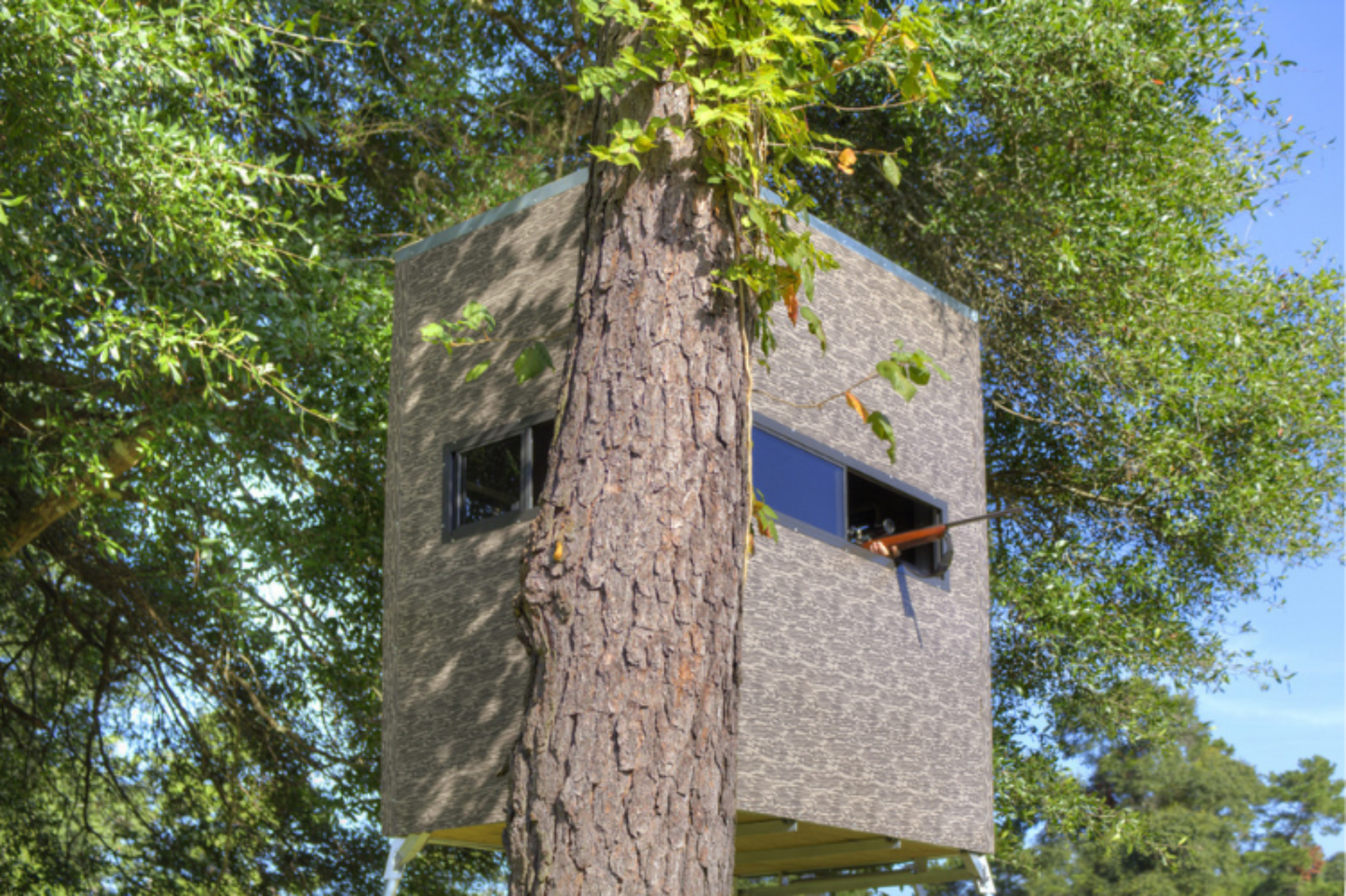 Big Dogg Deer Blinds Aluminum and Insulated Deer Blinds 4' X 6' Elevated with 5' Base, Stairs, Porch & Railings Big Dogg - BD4X65BSPR