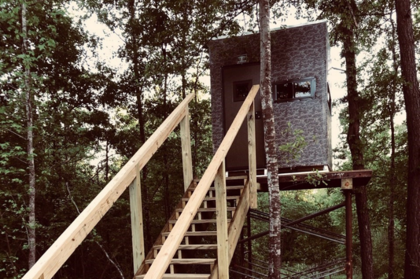 Big Dogg Deer Blinds Aluminum and Insulated Deer Blinds 4' X 6' Elevated with 5' Base, Stairs, Porch & Railings Big Dogg - BD4X65BSPR