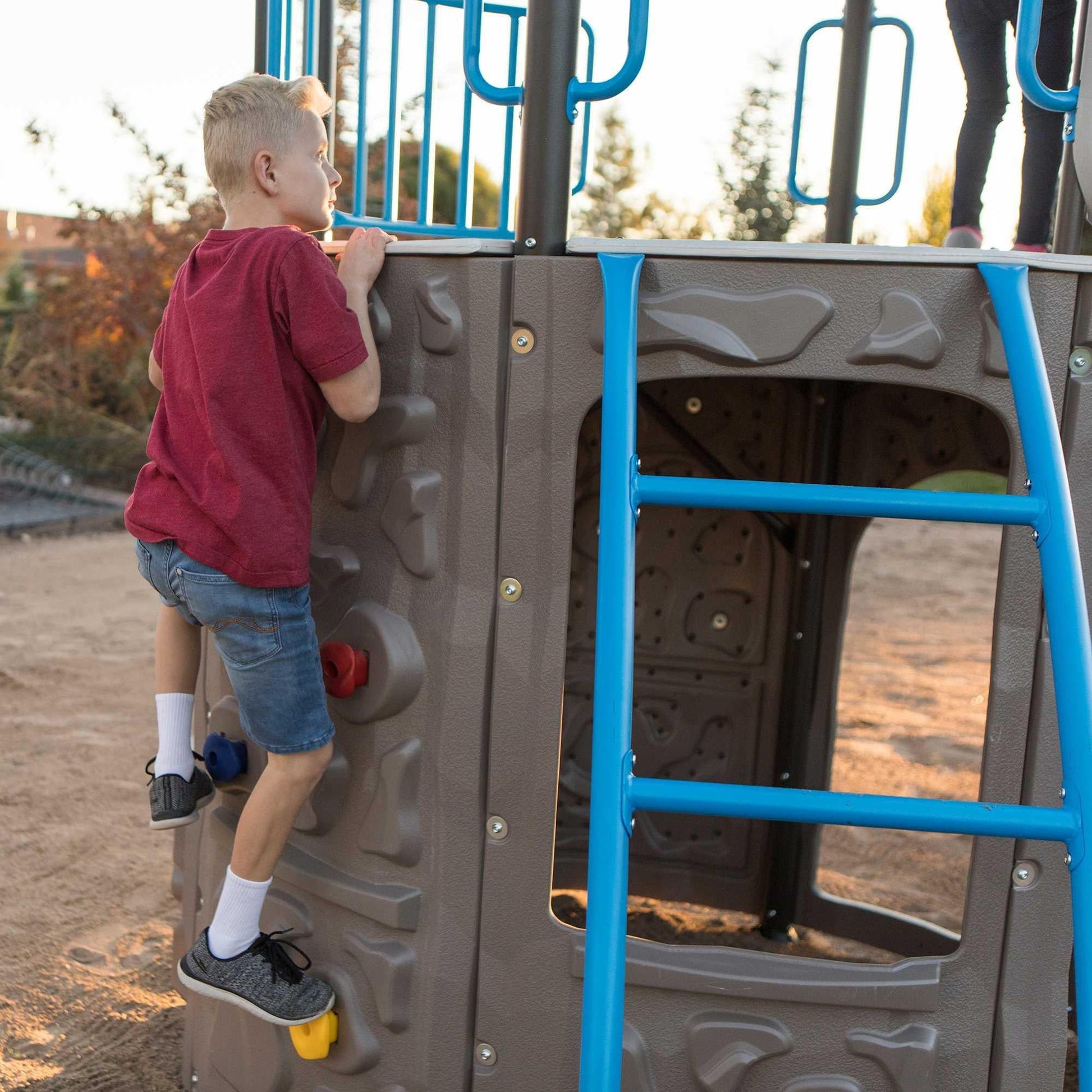 Lifetime Adventure Tower - 90918 - Backyard Provider