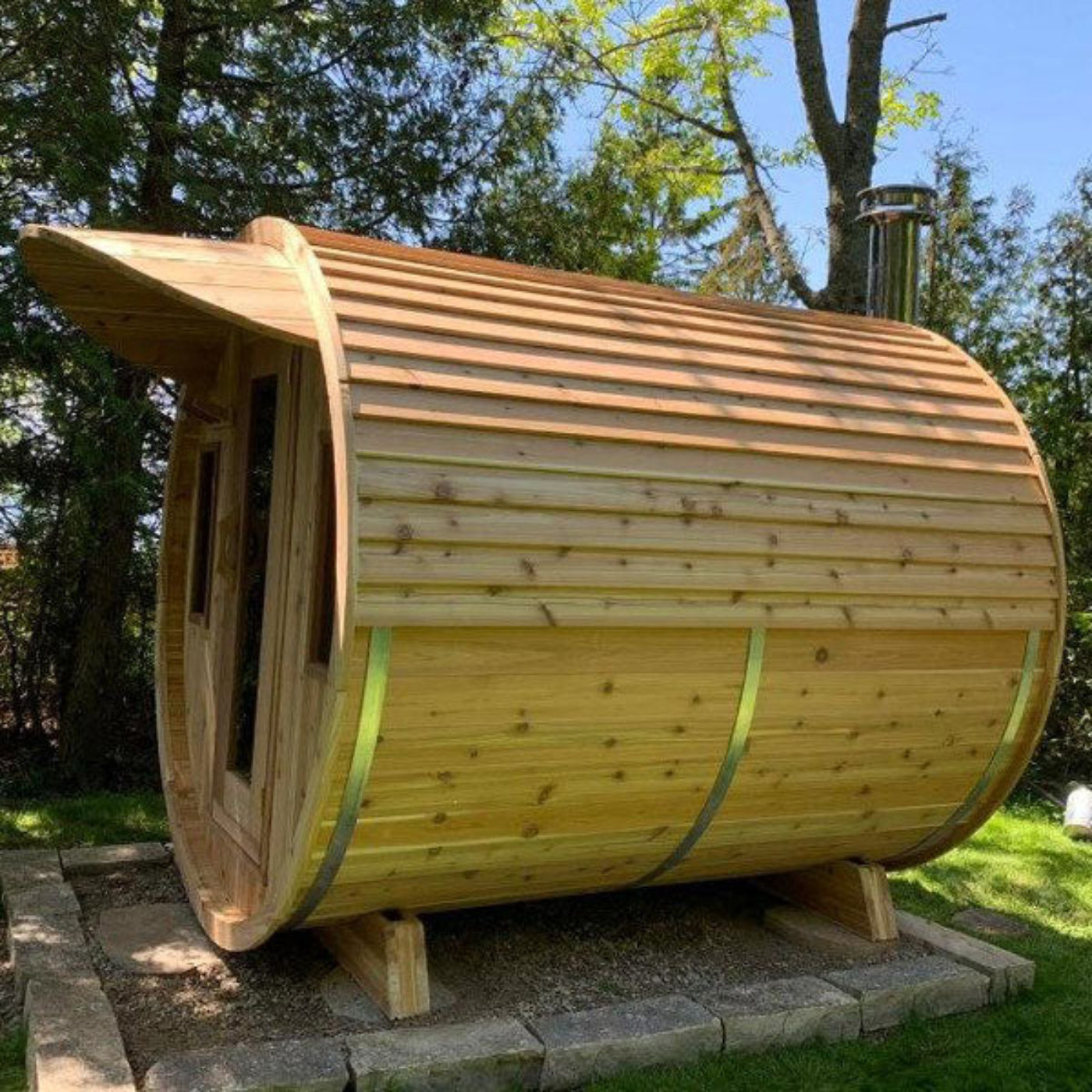 Dundalk LeisureCraft Knotty Cedar Barrel Sauna - DLCKNOTTYCBS6X4-6KW