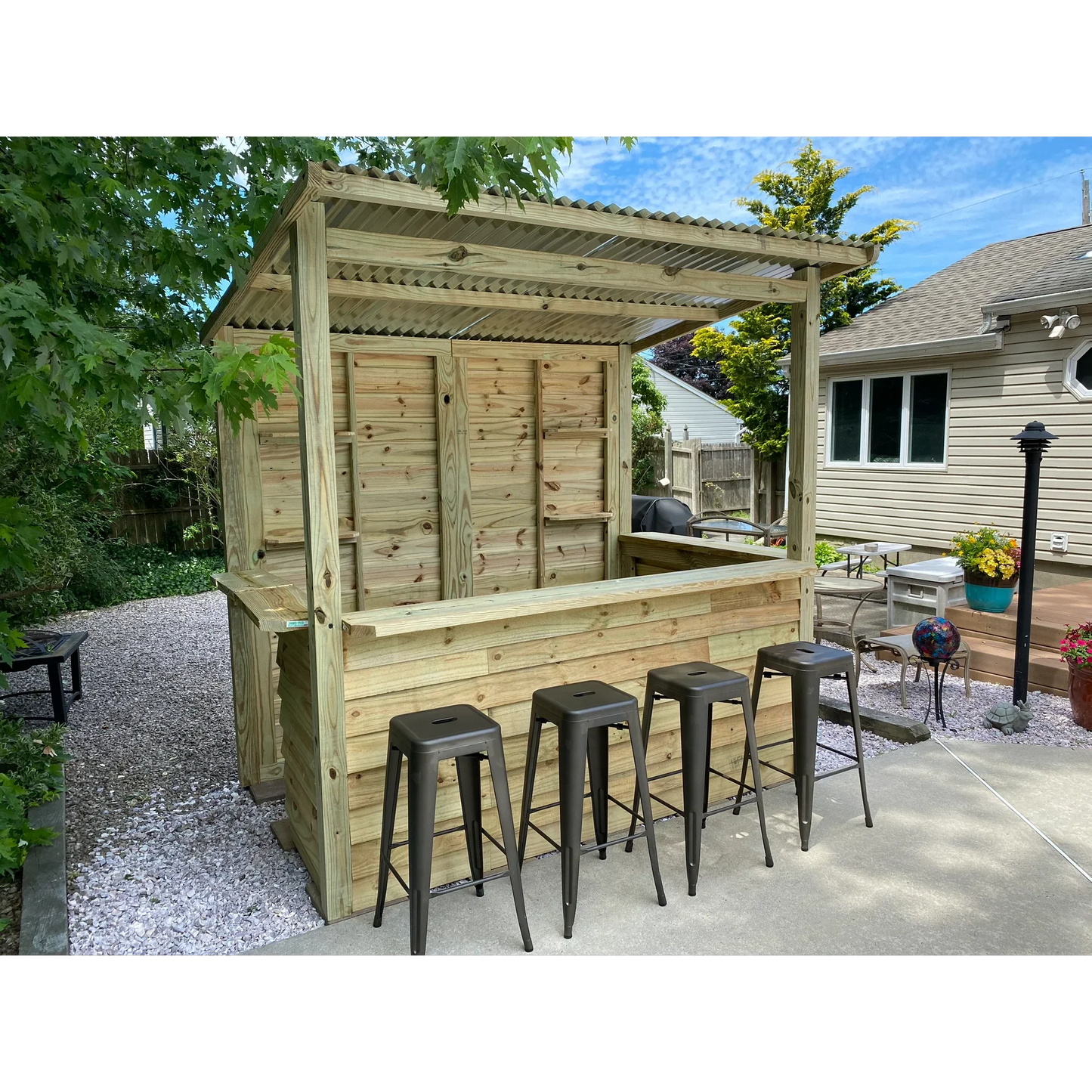 Taverns To Go 8' x 5' Backyard Bar