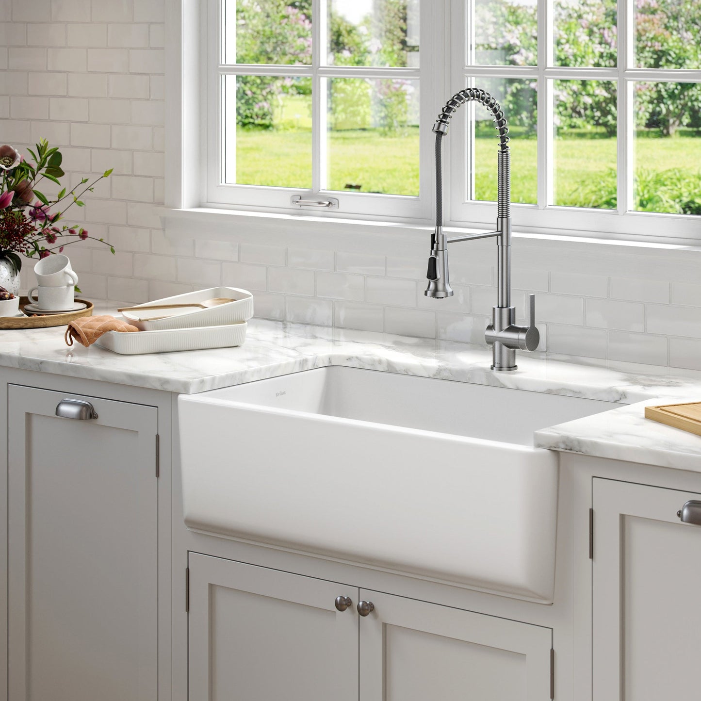 KRAUS Turino 33" Reversible Apron Front Fireclay Kitchen Sink in Matte White - KFR1-33MWH