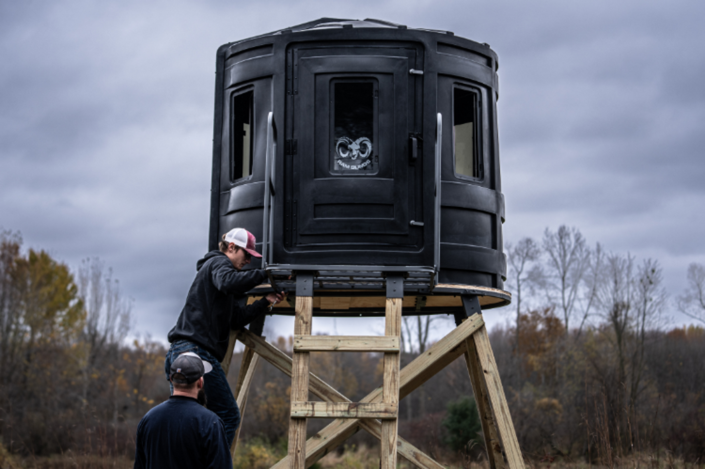 RAM 700 Elevated Hunting Blind with Tinted Windows for Bow and Gun - 7034