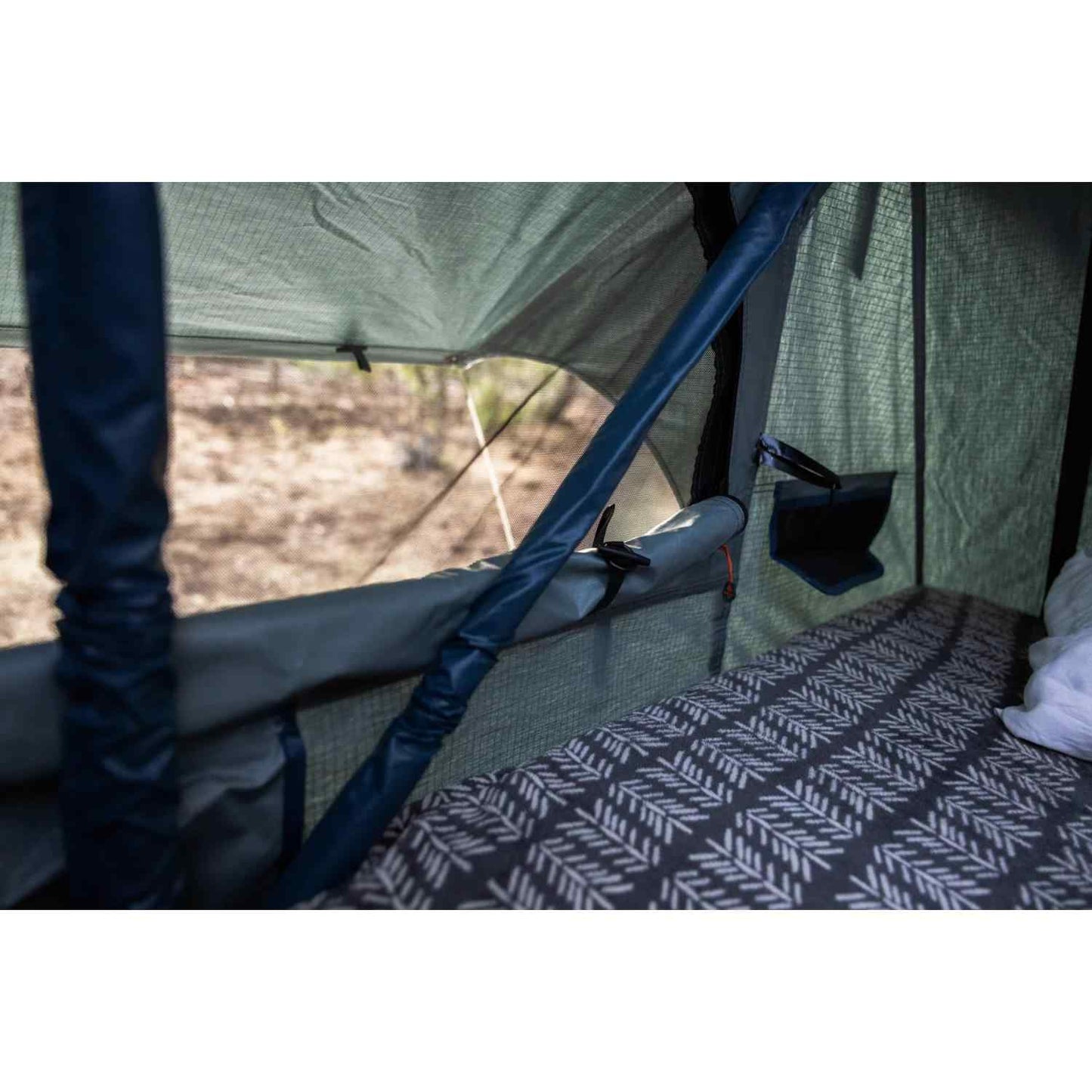 Roam Vagabond Lite Rooftop Tent - ROAM-RTT-VBS-FO-NA