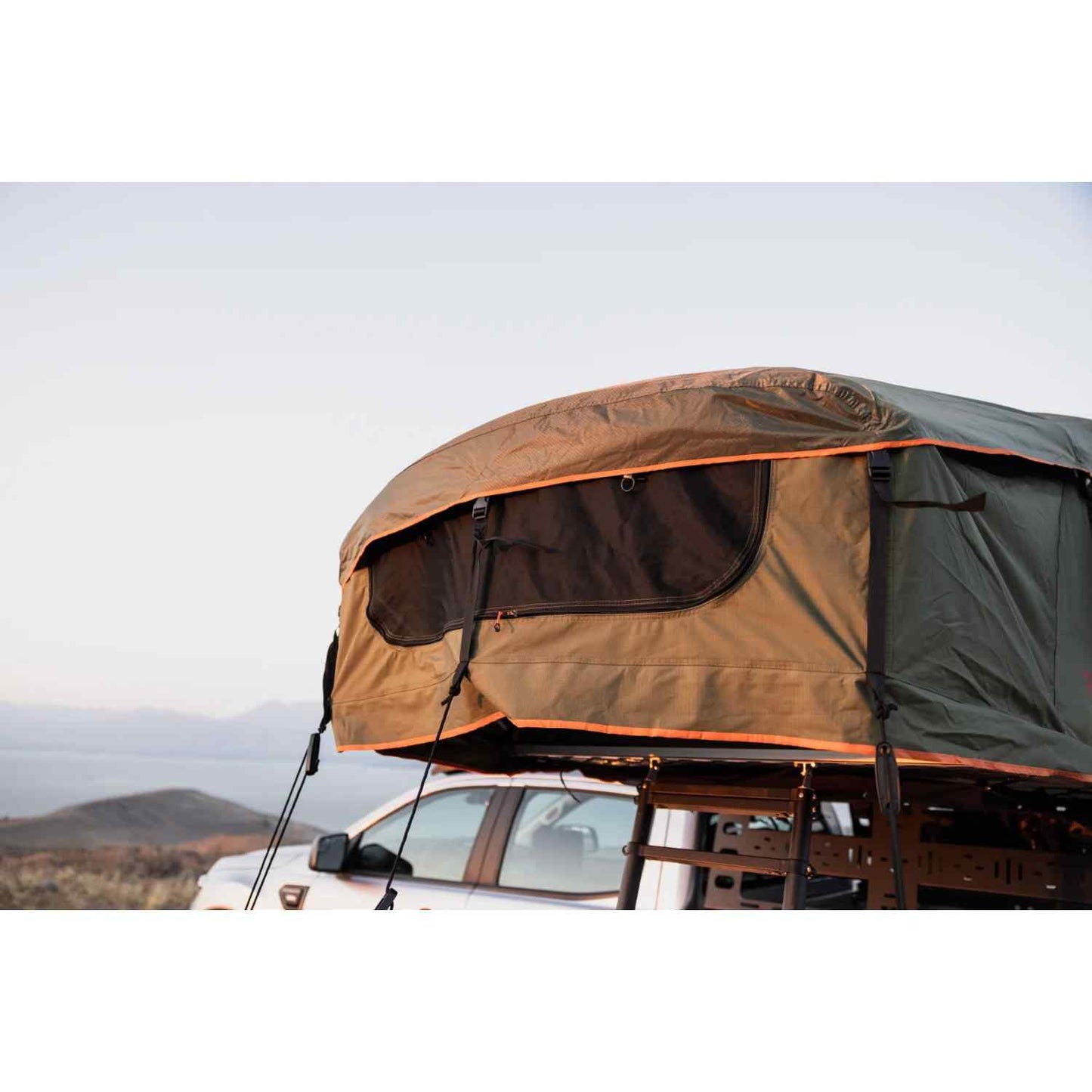 Roam Vagabond Rooftop Tent - ROAM-RTT-VB-FO-NA