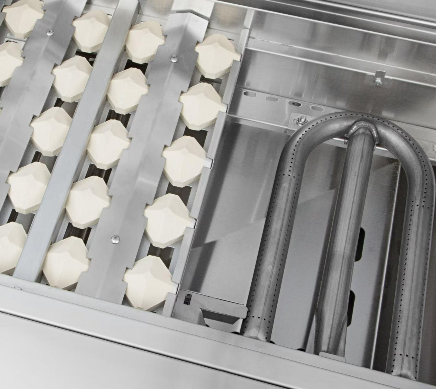 Delta Heat: 38" Gas Grill - DHBQ38G-DL