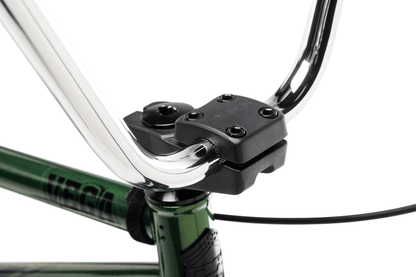 DK Bikes Vega 22" BMX Bike - CB2412