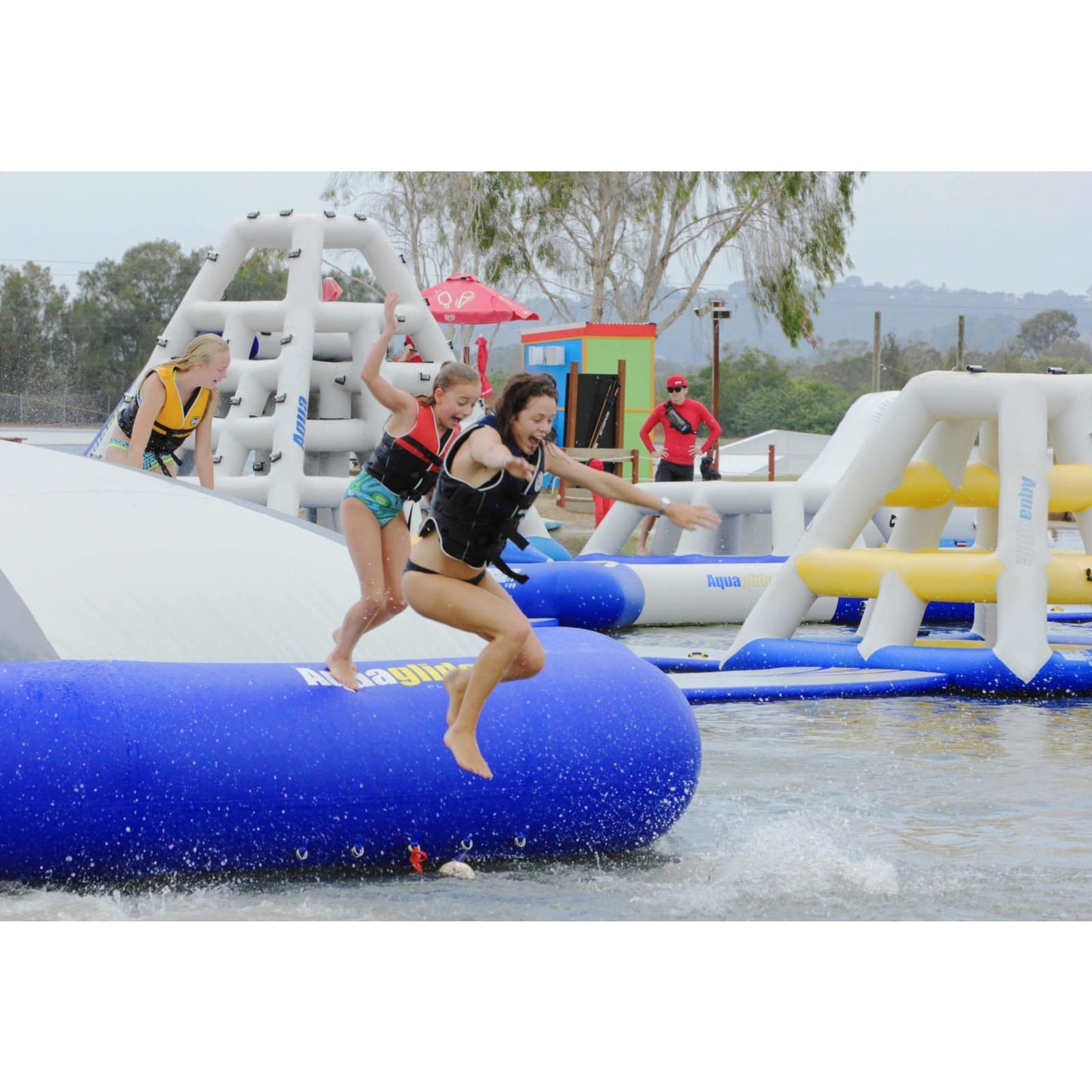 Aquaglide Kaos Gigantic Bouncing Dome - 585219660