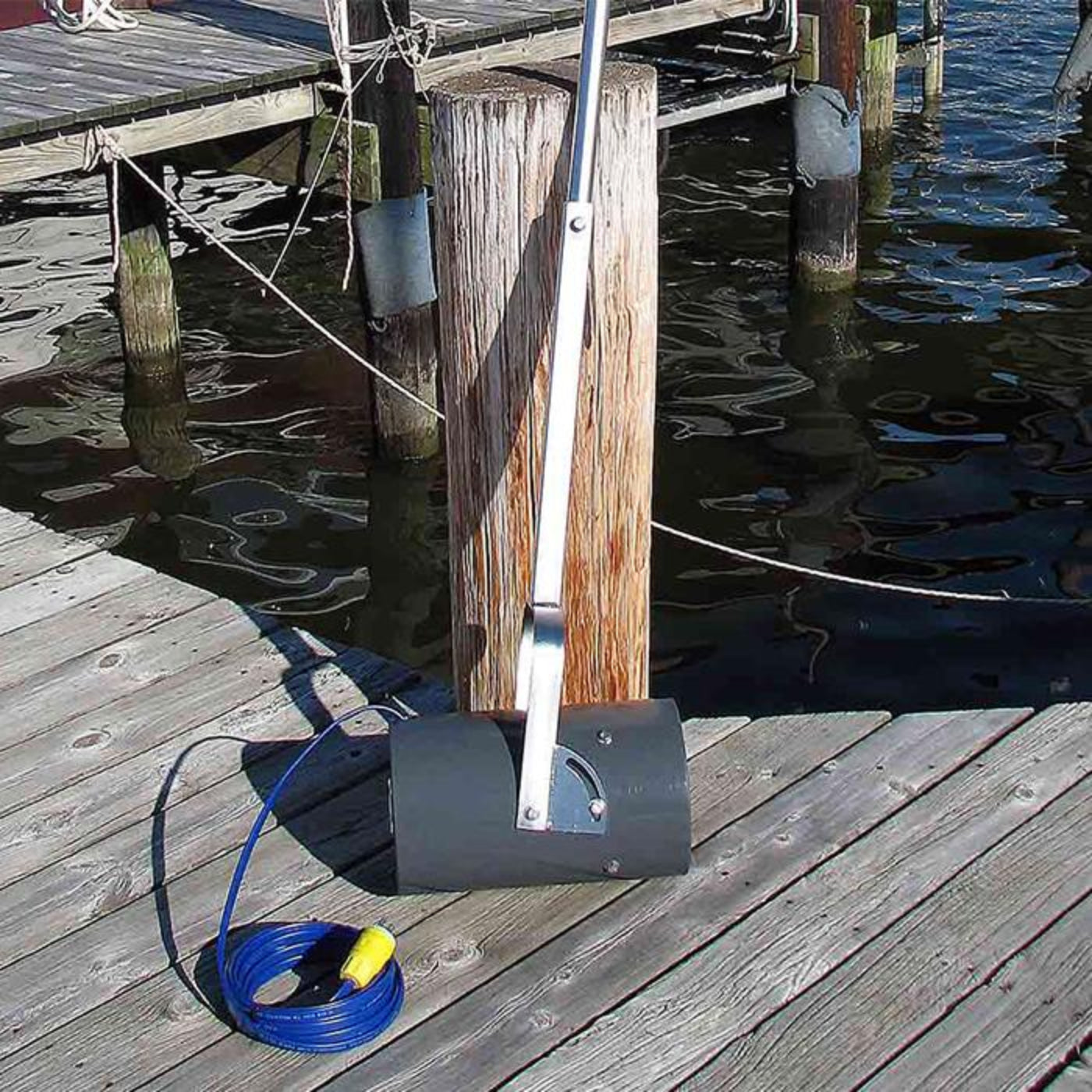 Scott Aerator Dock Mount Pond De-Icer [10000]