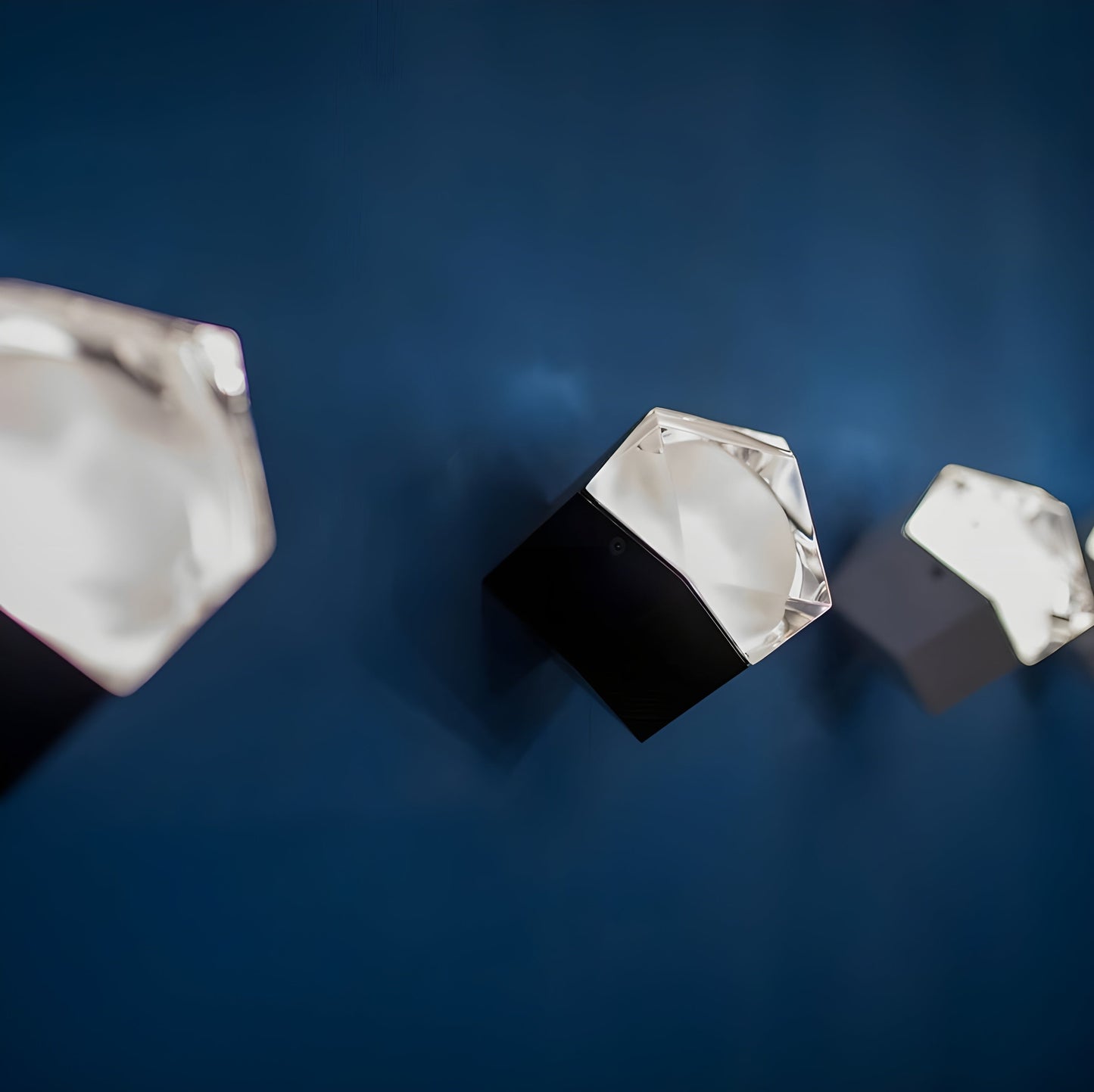 Oluce Astro Wall Lamp - OL-ASTRO-1188-BL