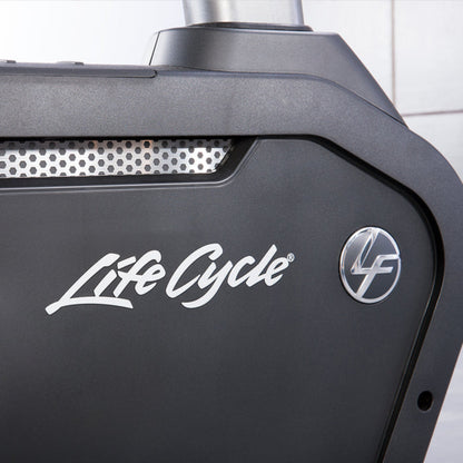 Life Fitness Club Series+ Upright Bike - CSC-SLBLKLF-DOM13