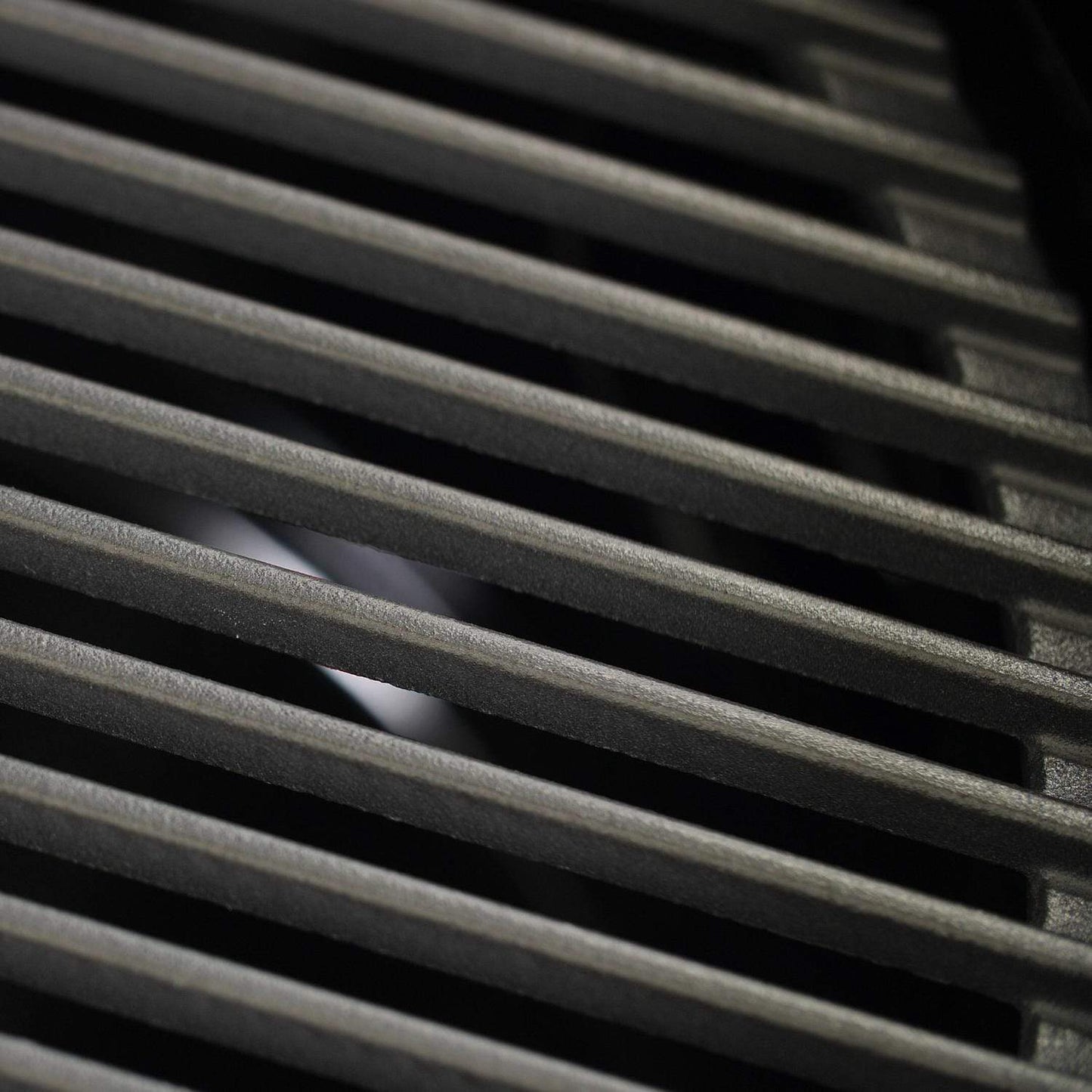 Everdure By Heston Blumenthal 4K 21-Inch Charcoal Grill & Smoker  - CE4KMUS