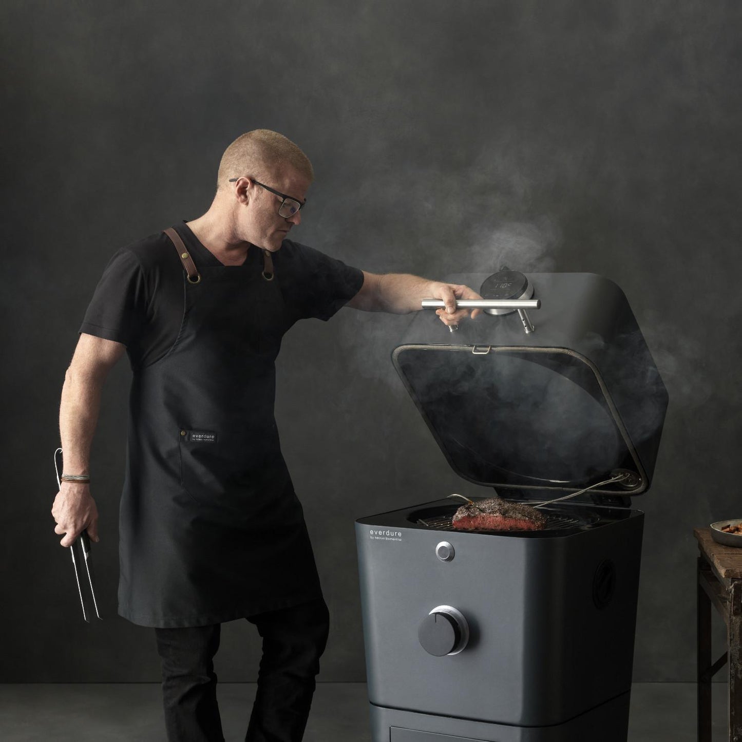 Everdure By Heston Blumenthal 4K 21-Inch Charcoal Grill & Smoker  - CE4KMUS