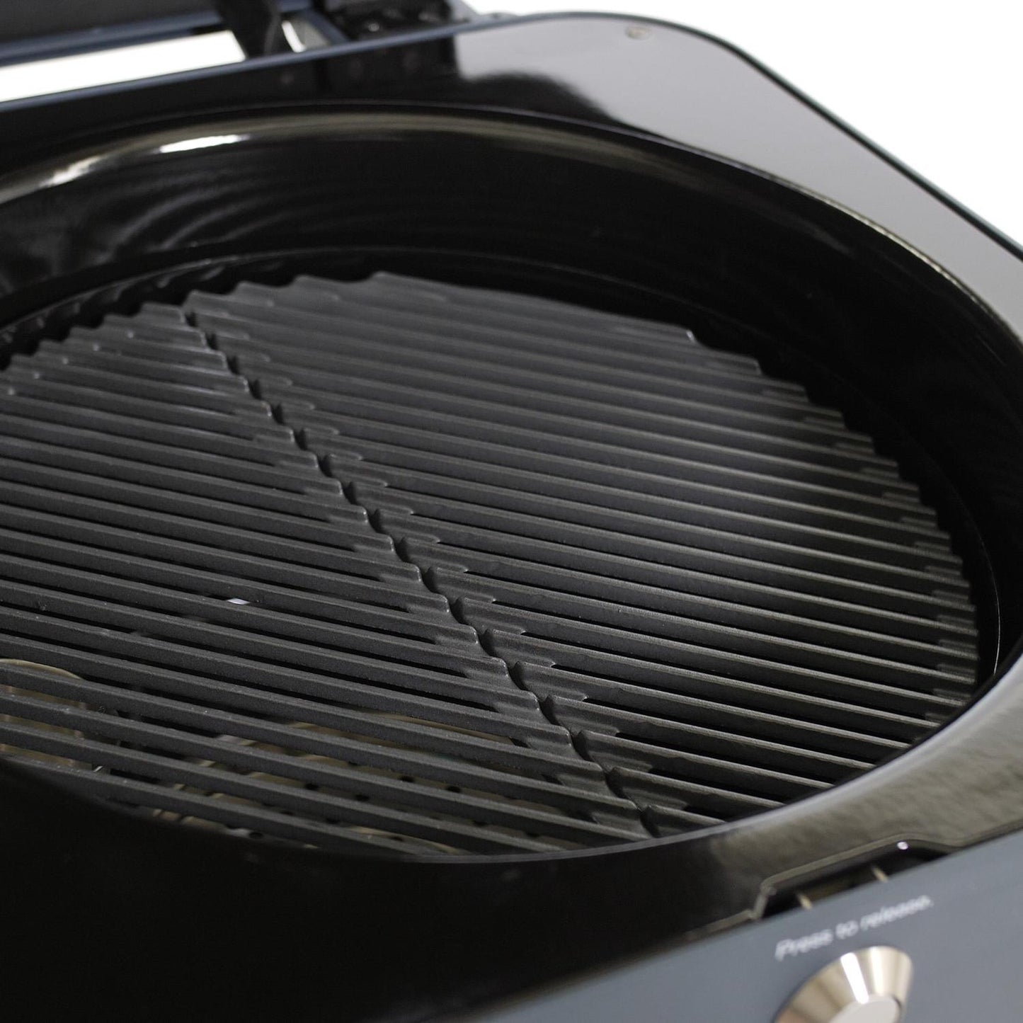 Everdure By Heston Blumenthal 4K 21-Inch Charcoal Grill & Smoker  - CE4KMUS