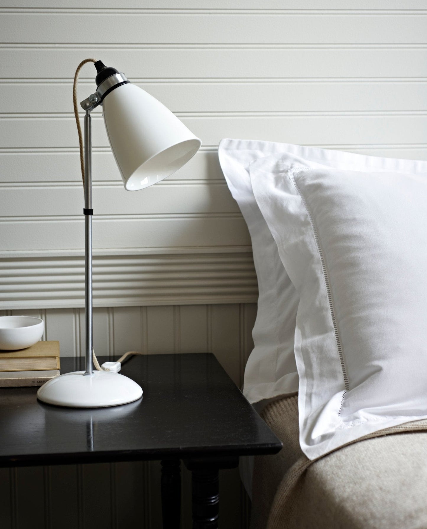 Original BTC Hector Medium Table Light - White