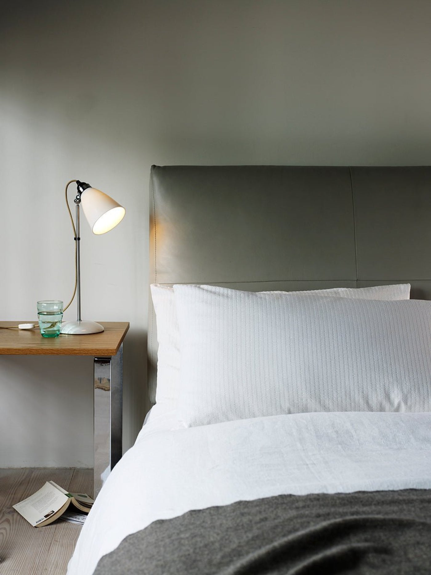 Original BTC Hector Medium Table Light - White