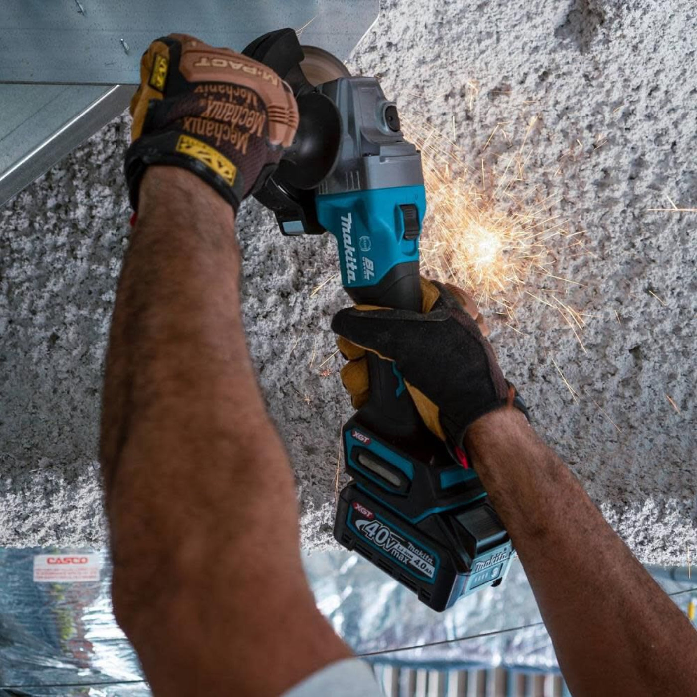 MAKITA 40V Max XGT GAG01M1 Brushless Cordless 4‑1/2” / 5" Angle Grinder Kit, with Electric Brake (4.0Ah) - GAG01M1