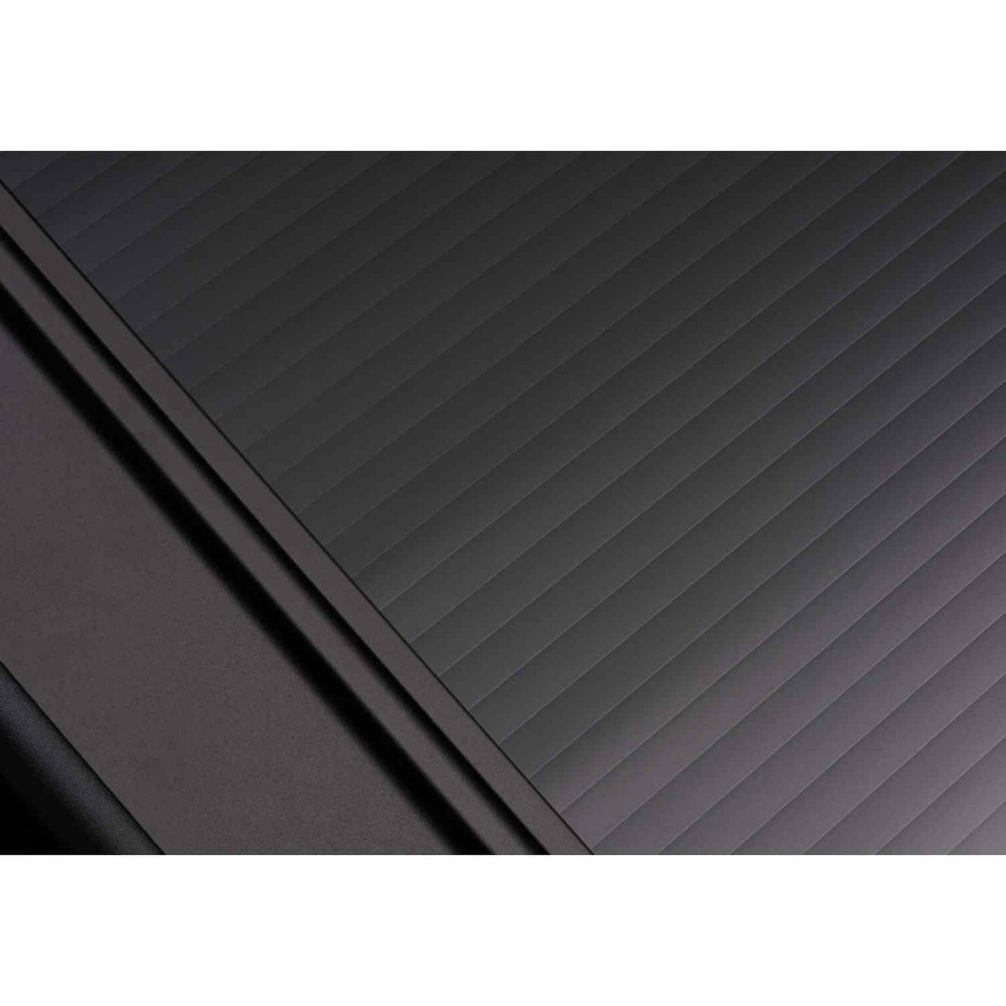 RetraxONE XR GMC And Chevy 1500 Manual Retractable Tonneau Cover