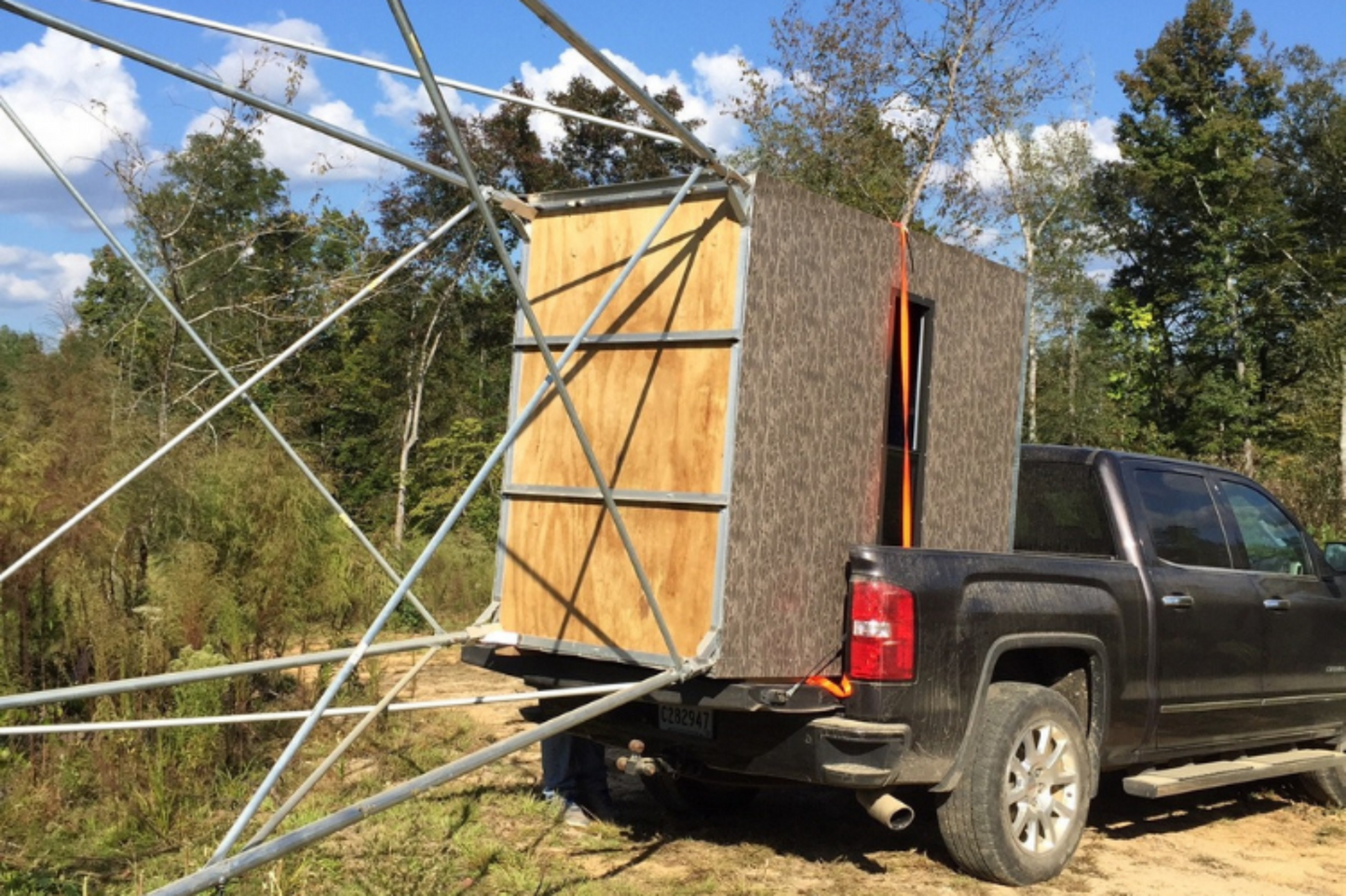 Big Dogg Deer Blinds Aluminum and Insulated Deer Blinds 4' X 6' Elevated with 5' Base, Stairs, Porch & Railings Big Dogg - BD4X65BSPR
