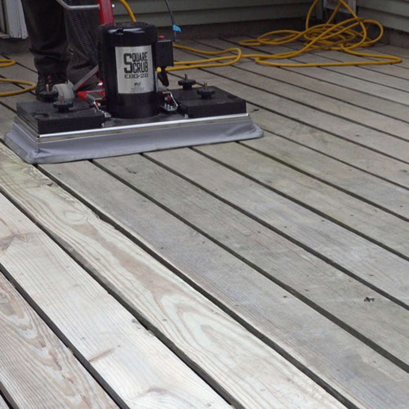 Square Scrub 14" x 28" Pivot Floor Stripping Machine - SQU-EBG-28V-PIVOT