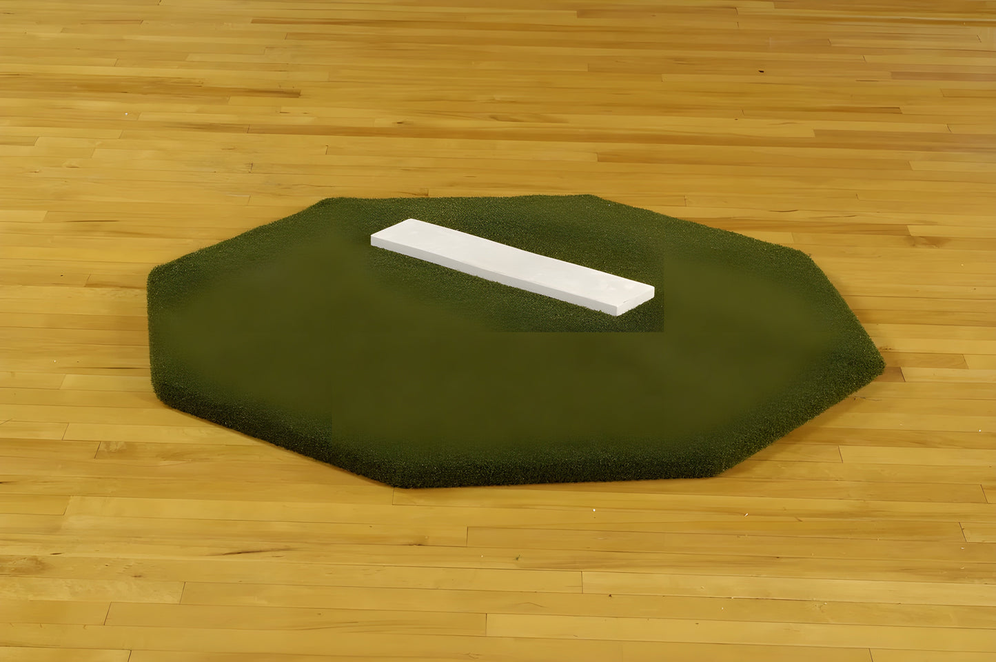 Trigon Sports Junior Training Green Mound 42 x 42 x 4 in. - B419005